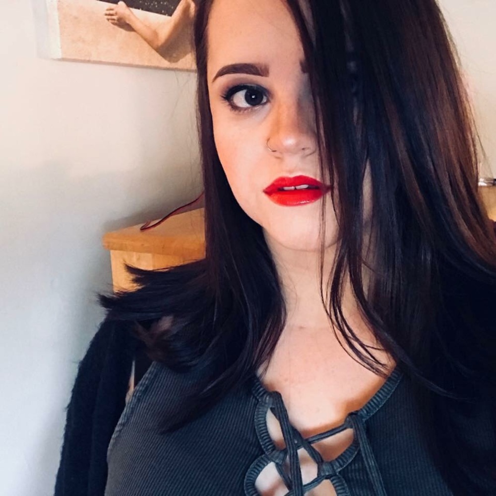 Meet your Posher, Kendra